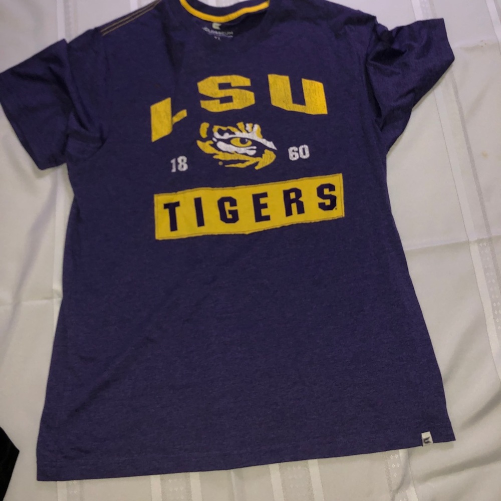 brand new!! Men’s XL LSU shirt!!